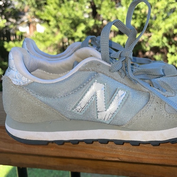 New Balance 311 Lifestyle Sneaker Gray size 5.5 - Picture 3 of 9